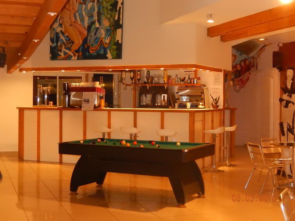 Hotel Eco Logis Espace Bellevue Séméac Kültér fotó