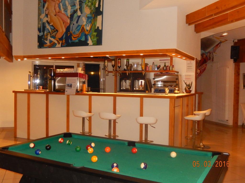 Hotel Eco Logis Espace Bellevue Séméac Kültér fotó