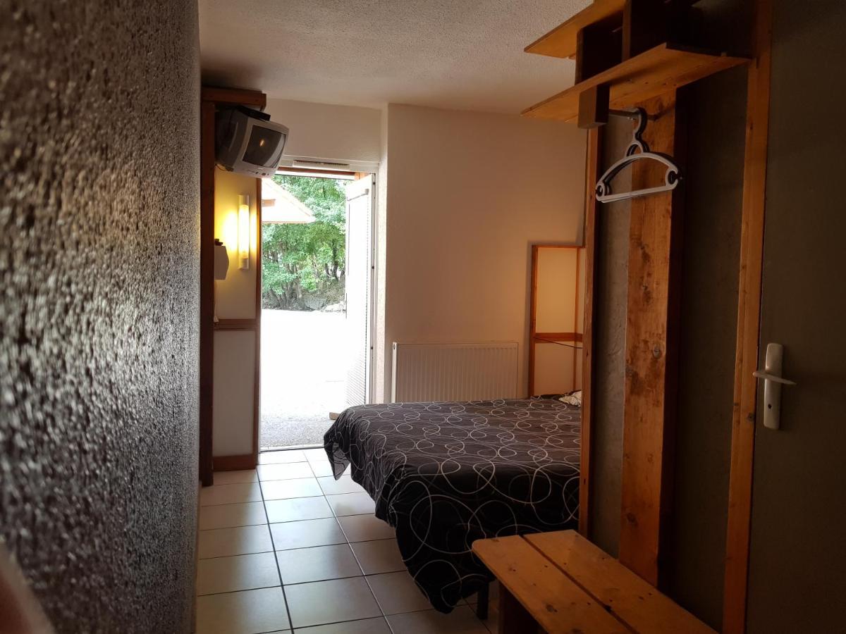 Hotel Eco Logis Espace Bellevue Séméac Kültér fotó